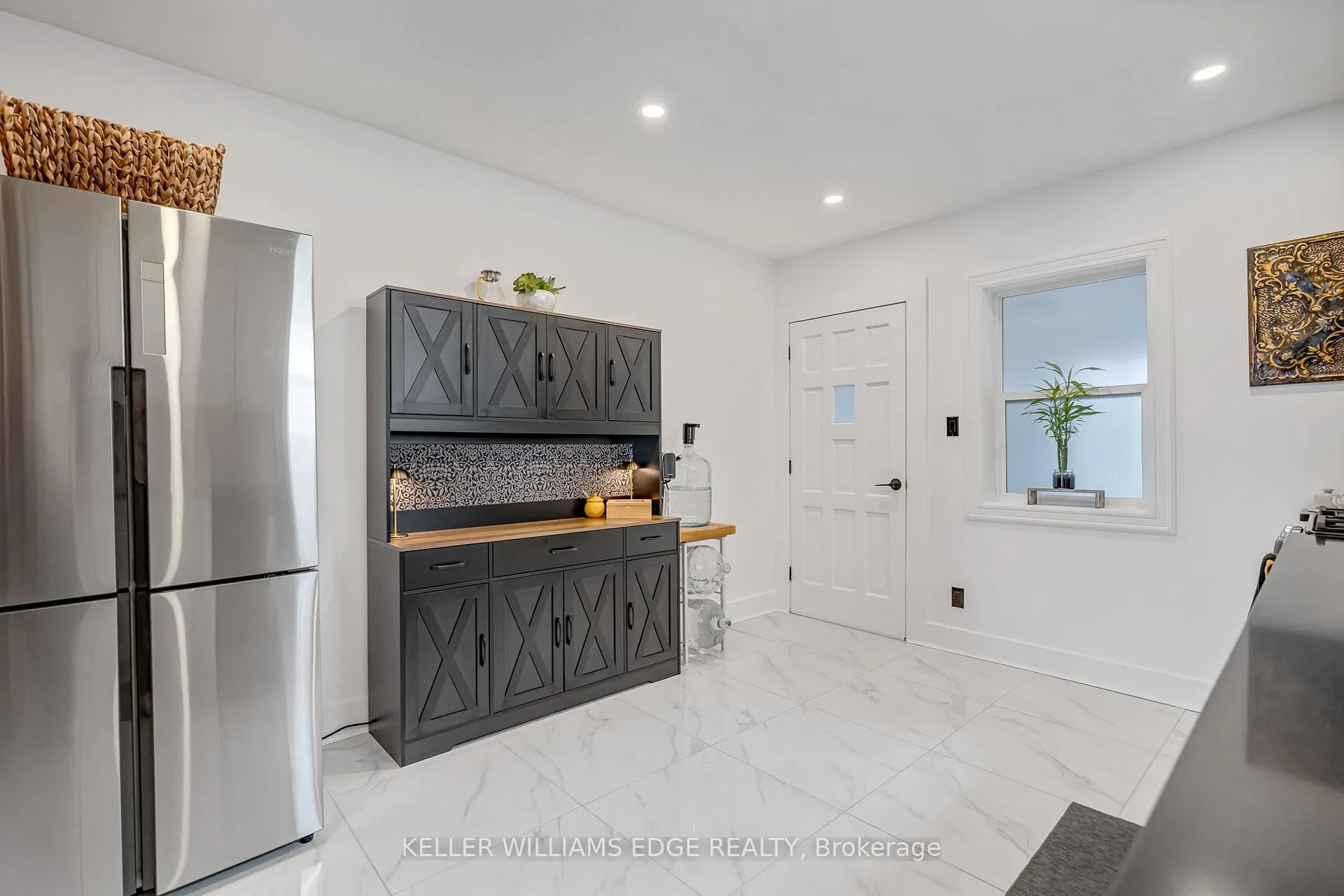 Photo 11 of 188 Bay Street N, Hamilton, Central — HOMEH