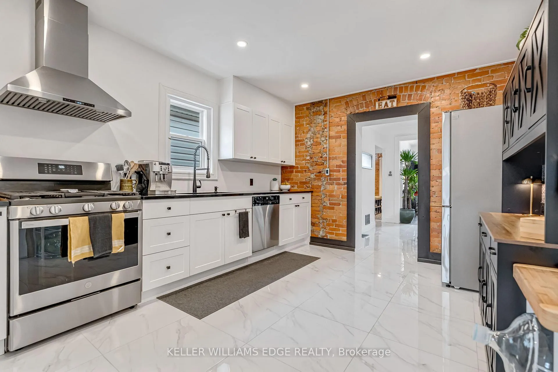 Photo 12 of 188 Bay Street N, Hamilton, Central — HOMEH