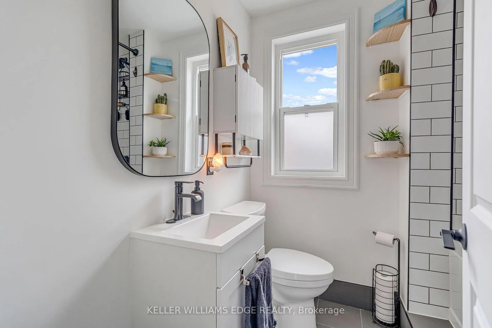 Photo 22 of 188 Bay Street N, Hamilton, Central — HOMEH