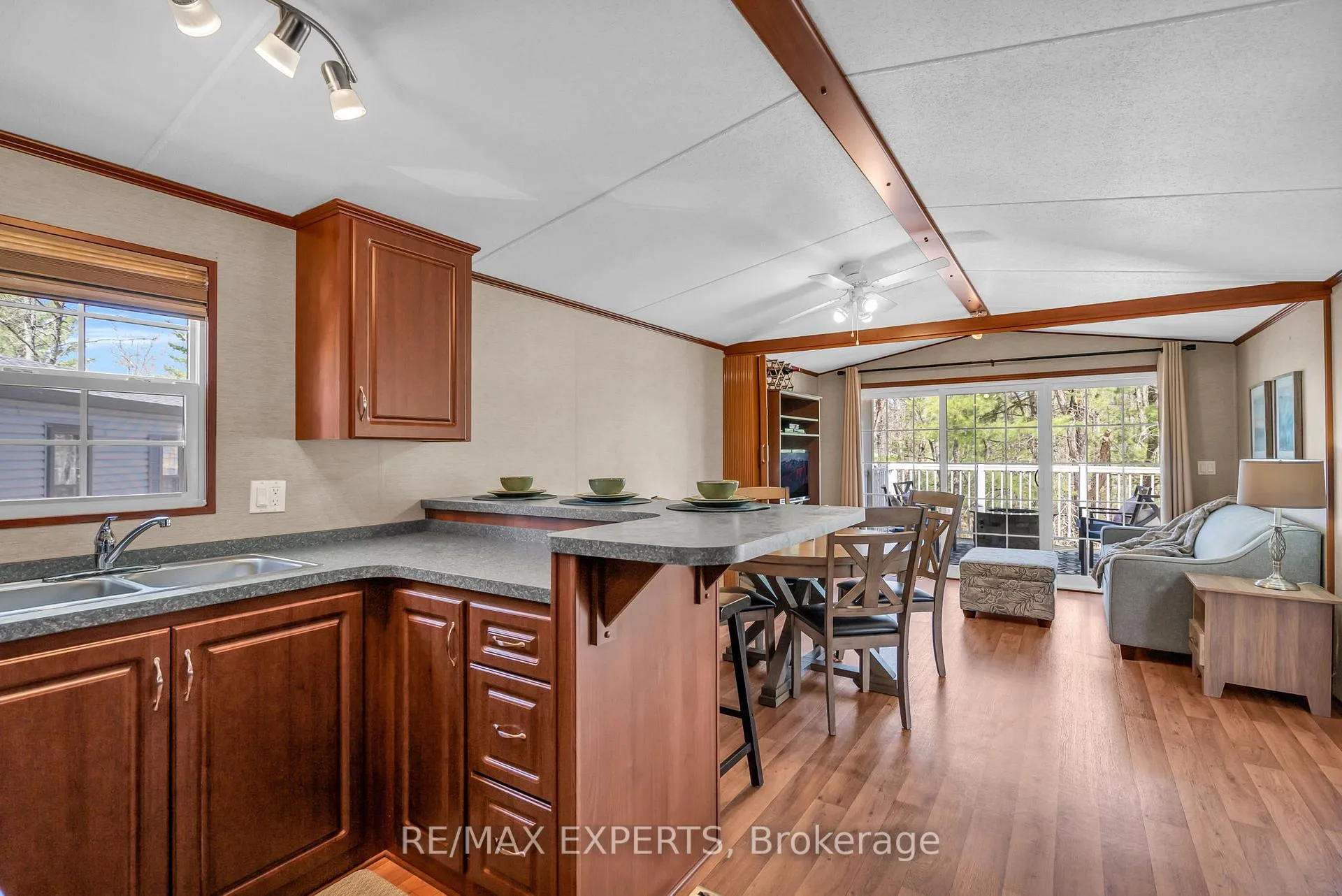Photo 9 of Unit 8, 1336 S Morrison Lake Road, Gravenhurst, Wood (Gravenhurst) — HOMEH