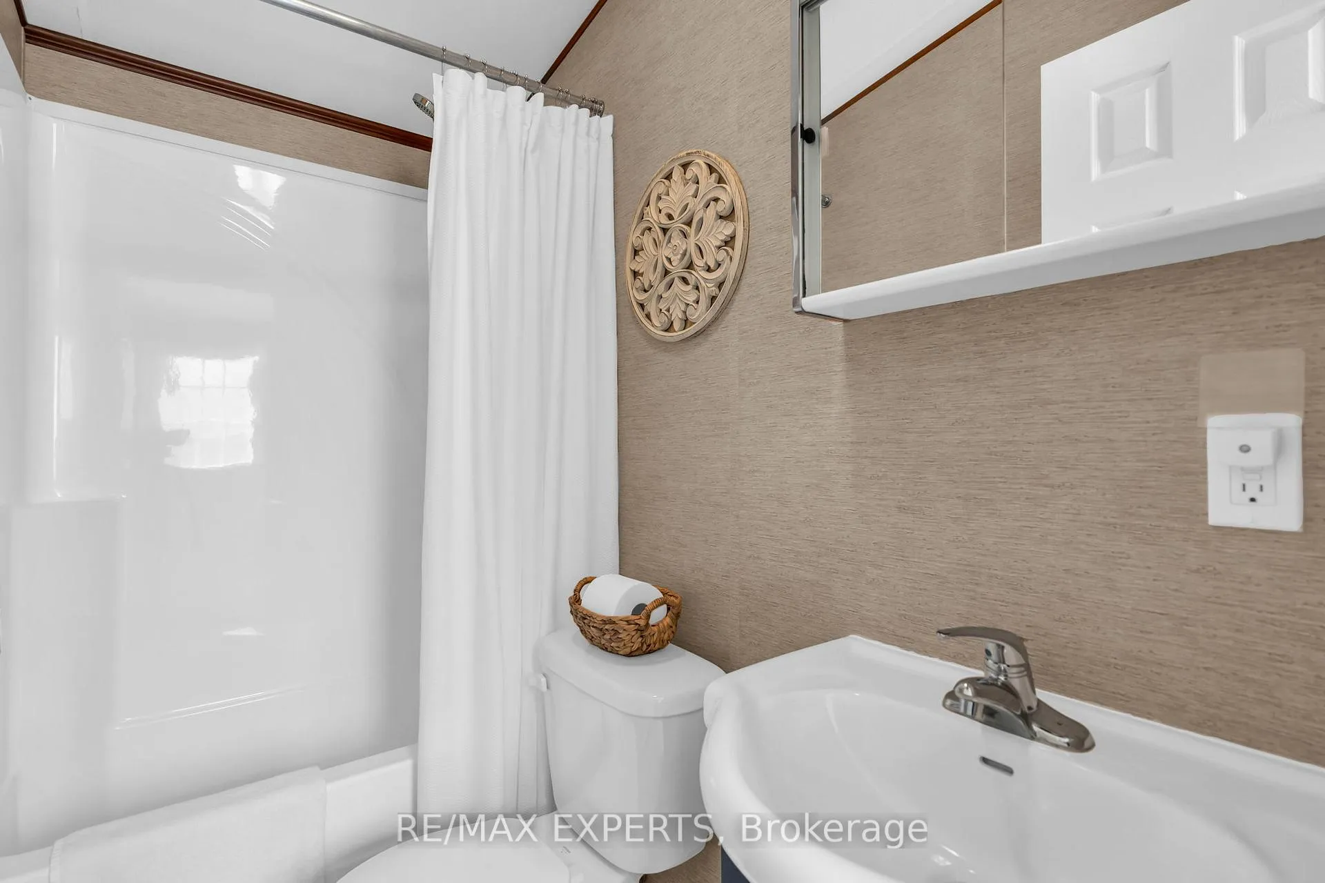 Photo 31 of Unit 8, 1336 S Morrison Lake Road, Gravenhurst, Wood (Gravenhurst) — HOMEH
