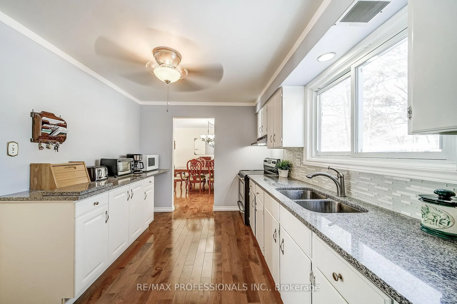 Photo 13 of 2 Agnes Street, Barrie, Wellington — HOMEH