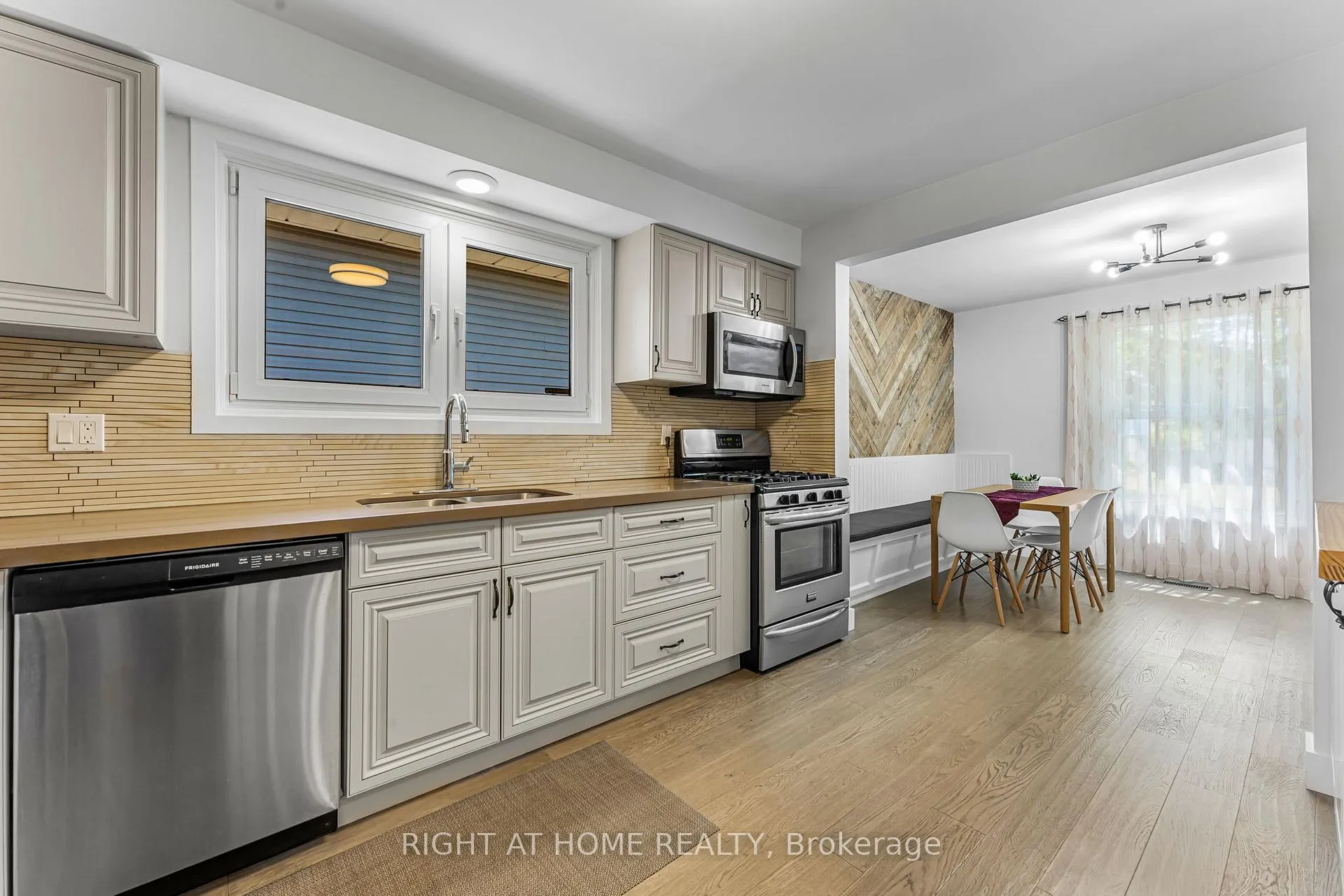 Photo 6 of 3 Baraniuk Street, St. Catharines, Lakeport — HOMEH