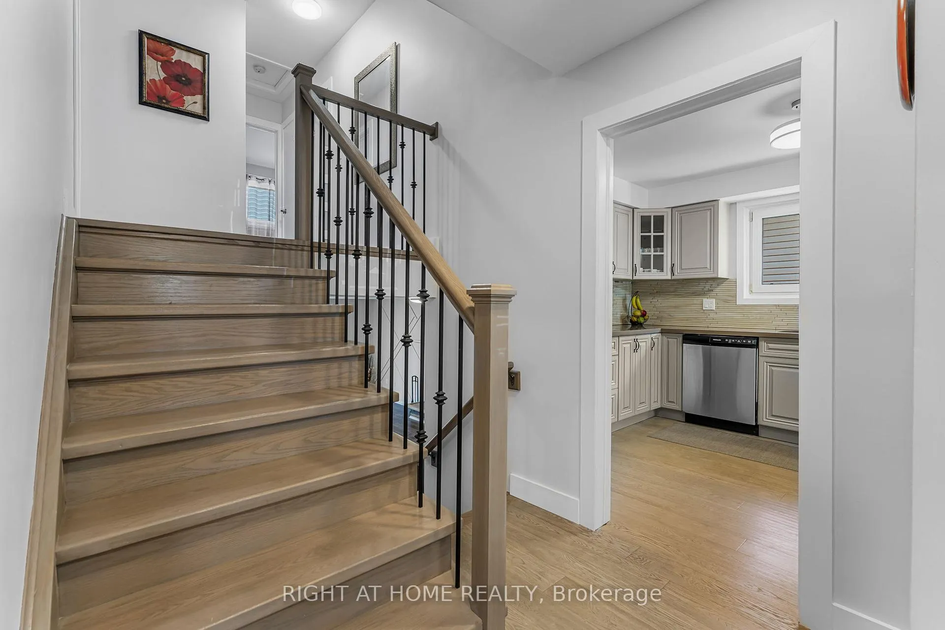Photo 10 of 3 Baraniuk Street, St. Catharines, Lakeport — HOMEH