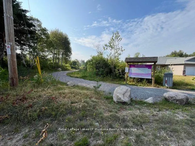 Photo 18 of 36 Ottawa Avenue, South River — HOMEH