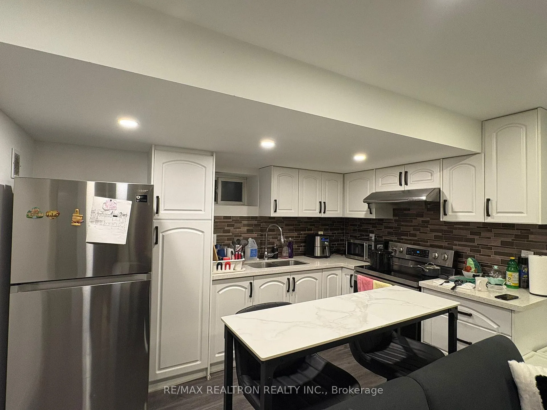 Photo 3 of Unit Bsmt, 15 Castle Rock Court, Markham, Cedarwood — HOMEH