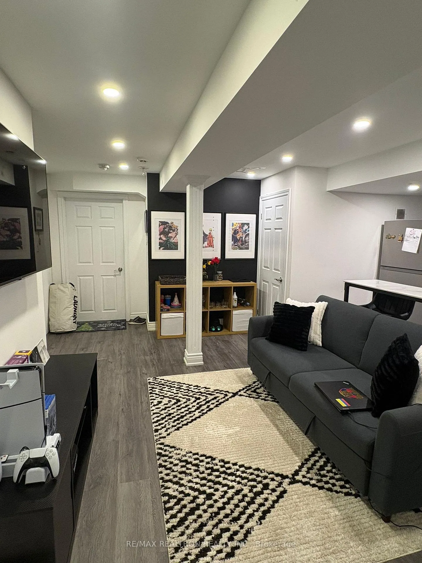 Photo 4 of Unit Bsmt, 15 Castle Rock Court, Markham, Cedarwood — HOMEH