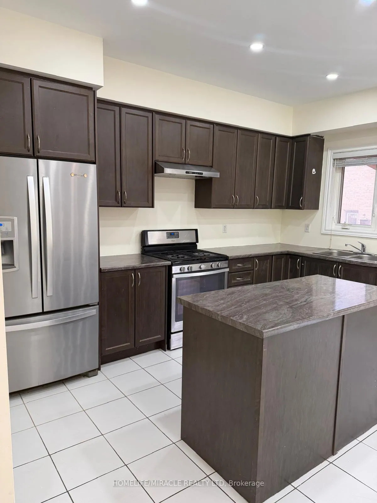 Photo 13 of 6 Maynada Road, Brampton, Northwest Brampton — HOMEH