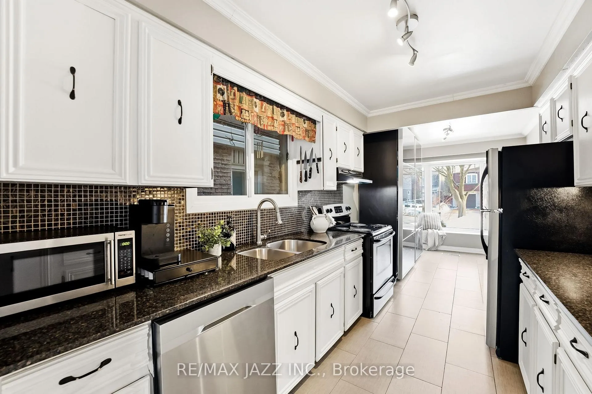 Photo 14 of 1757 Shadybrook Drive, Pickering, Amberlea — HOMEH