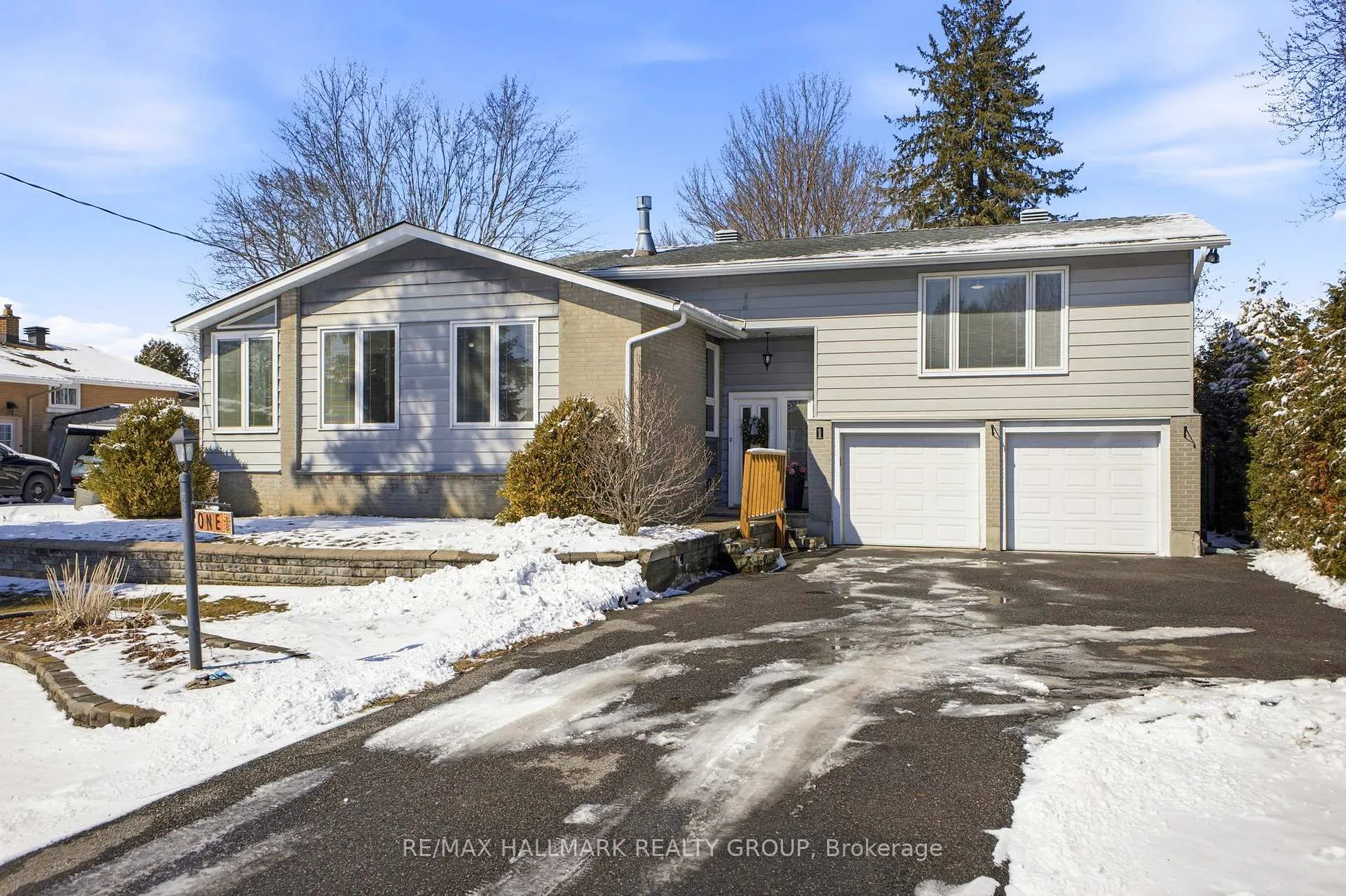 Photo 1 of 1 Howden Avenue, Ottawa, Meadowlands/St. Claire Gardens — HOMEH