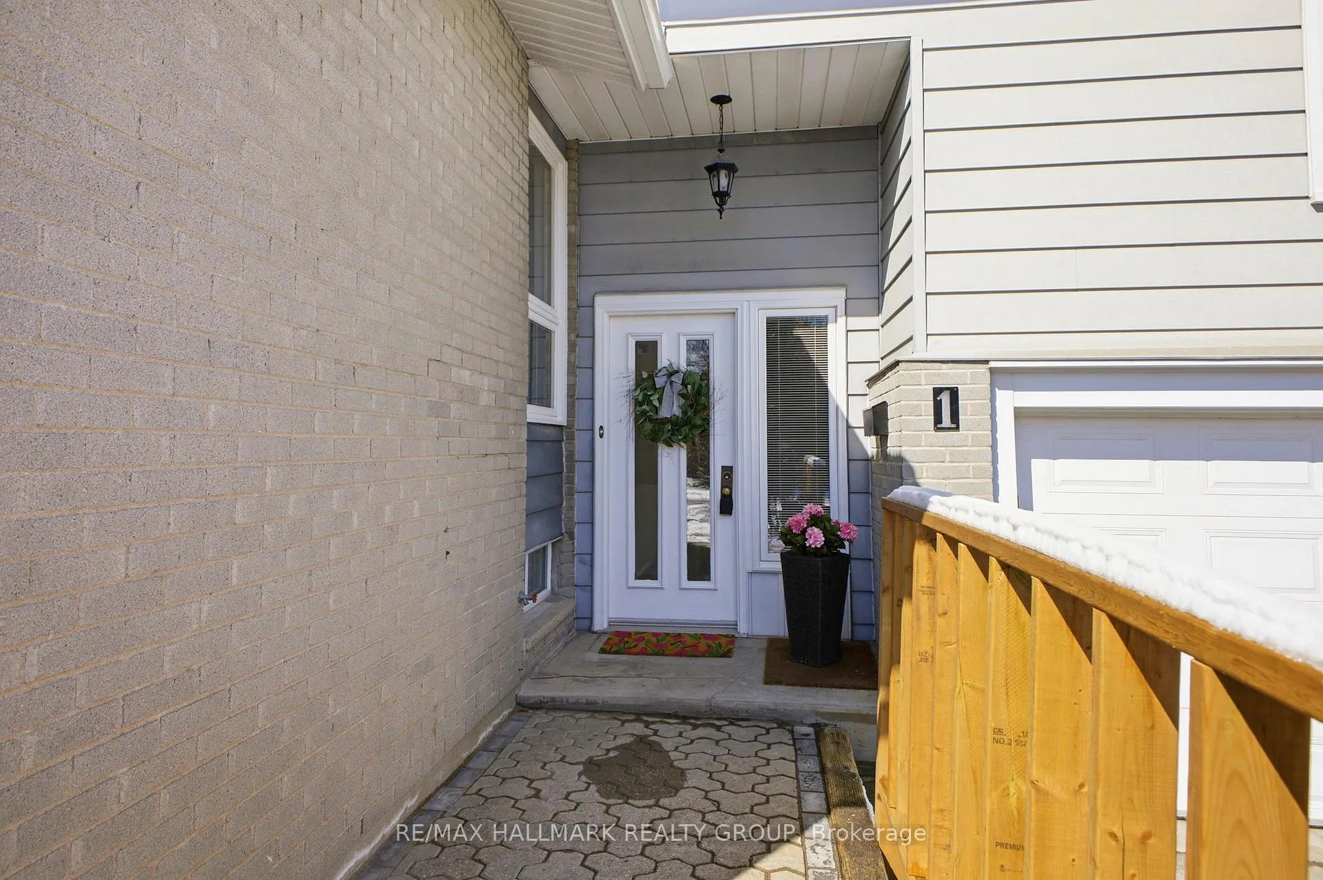 Photo 3 of 1 Howden Avenue, Ottawa, Meadowlands/St. Claire Gardens — HOMEH