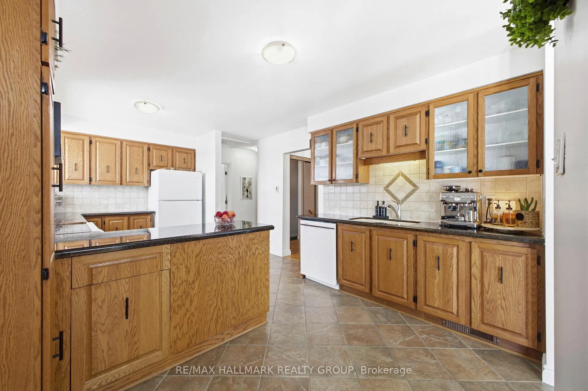 Photo 13 of 1 Howden Avenue, Ottawa, Meadowlands/St. Claire Gardens — HOMEH
