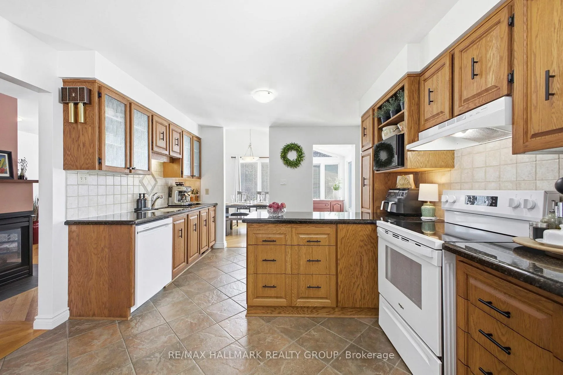 Photo 18 of 1 Howden Avenue, Ottawa, Meadowlands/St. Claire Gardens — HOMEH