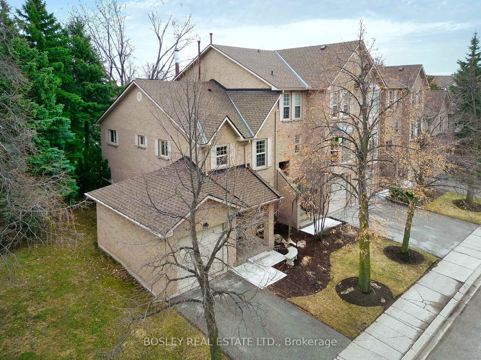 Photo 2 of Unit 76, 2272 Mowat Avenue, Oakville, River Oaks — HOMEH