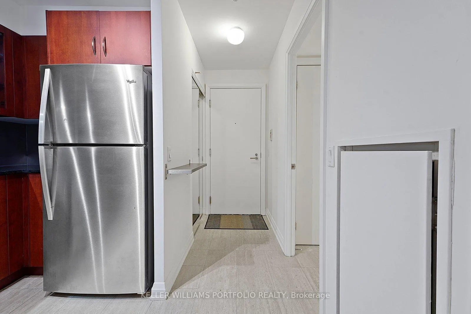 Photo 3 of Unit 205, 3 McAlpine Street, Toronto, The Annex — HOMEH