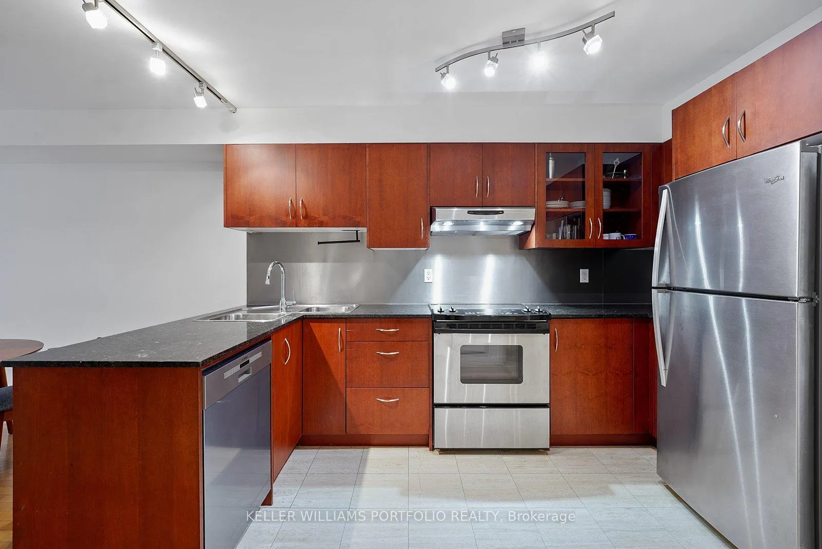 Photo 5 of Unit 205, 3 McAlpine Street, Toronto, The Annex — HOMEH