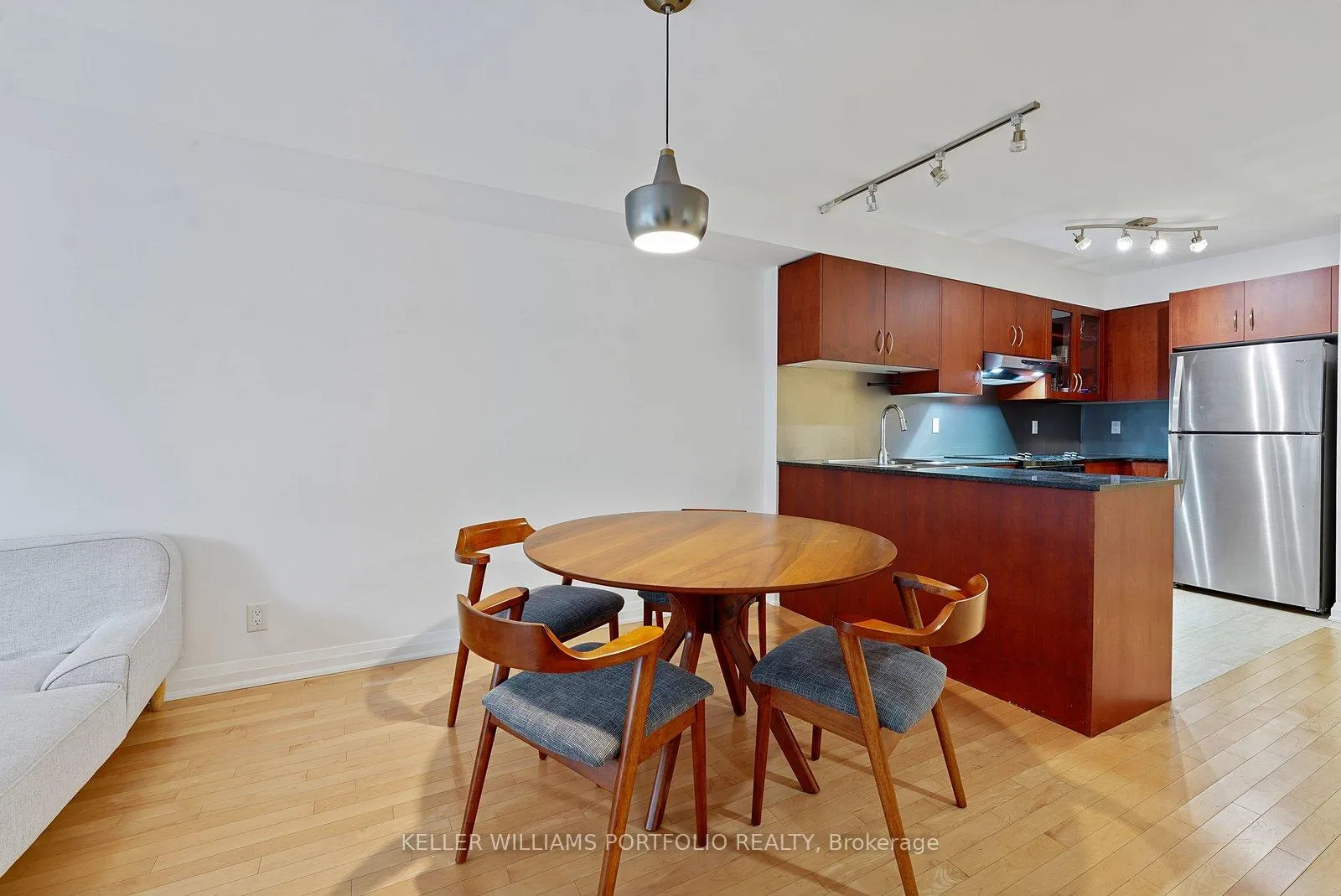 Photo 9 of Unit 205, 3 McAlpine Street, Toronto, The Annex — HOMEH