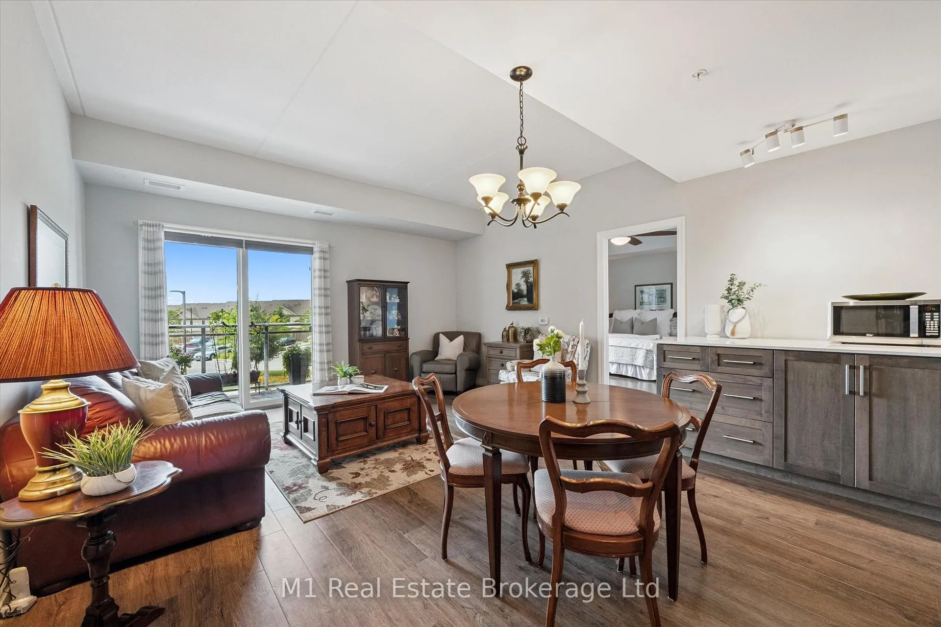 Front of Unit 215, 35 Kingsbury Square