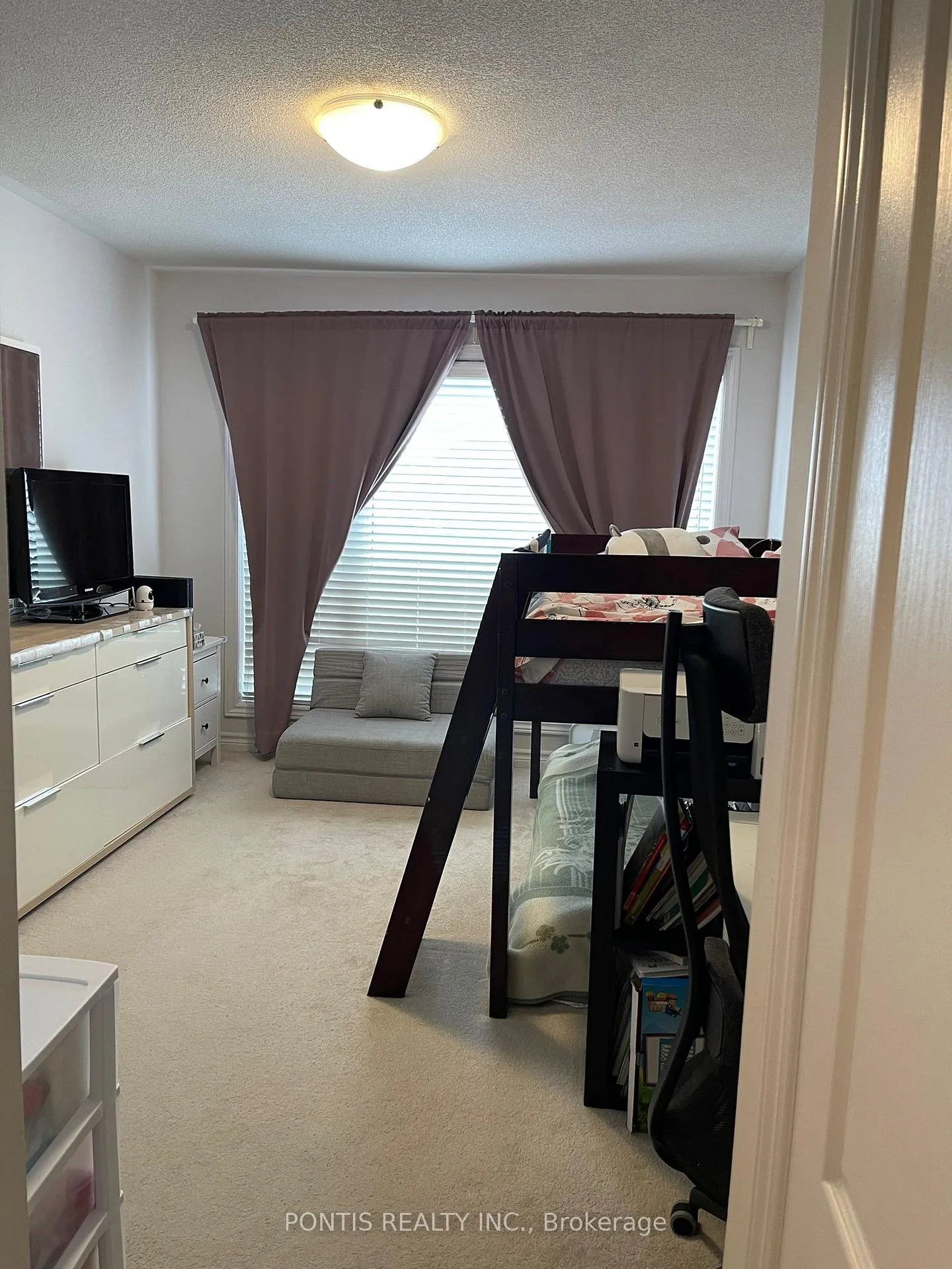Photo 9 of 3038 Postridge Drive, Oakville, Joshua Meadows — HOMEH