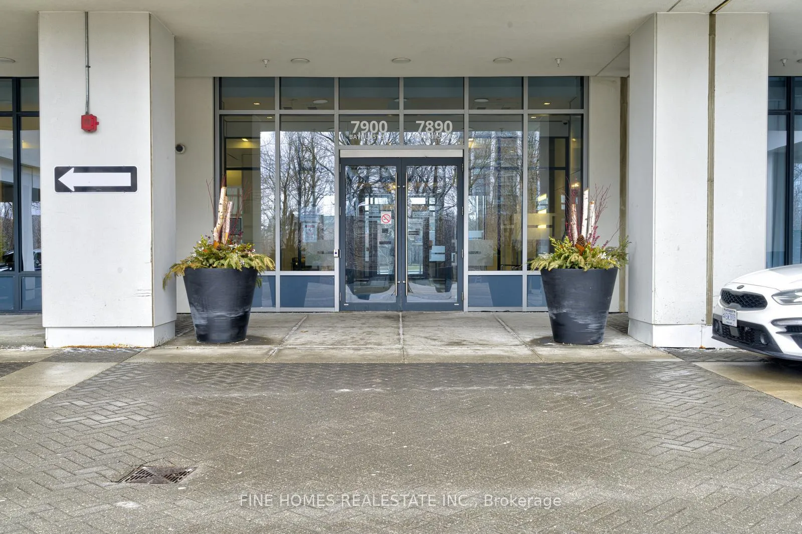 Photo 2 of Unit 1119, 7900 Bathusrt Street, Vaughan, Uplands — HOMEH