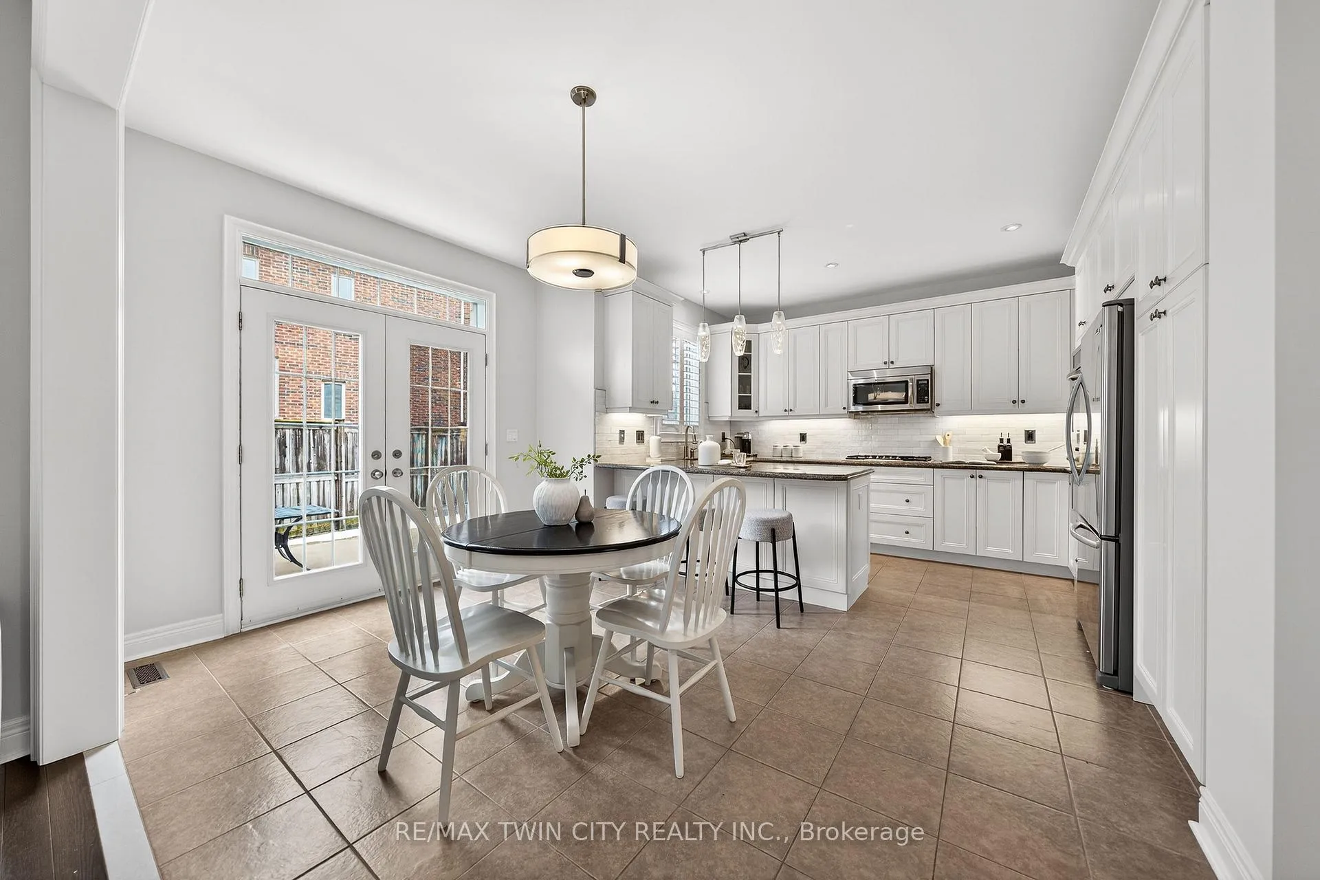 Photo 15 of 405 Rideau River Street, Waterloo — HOMEH