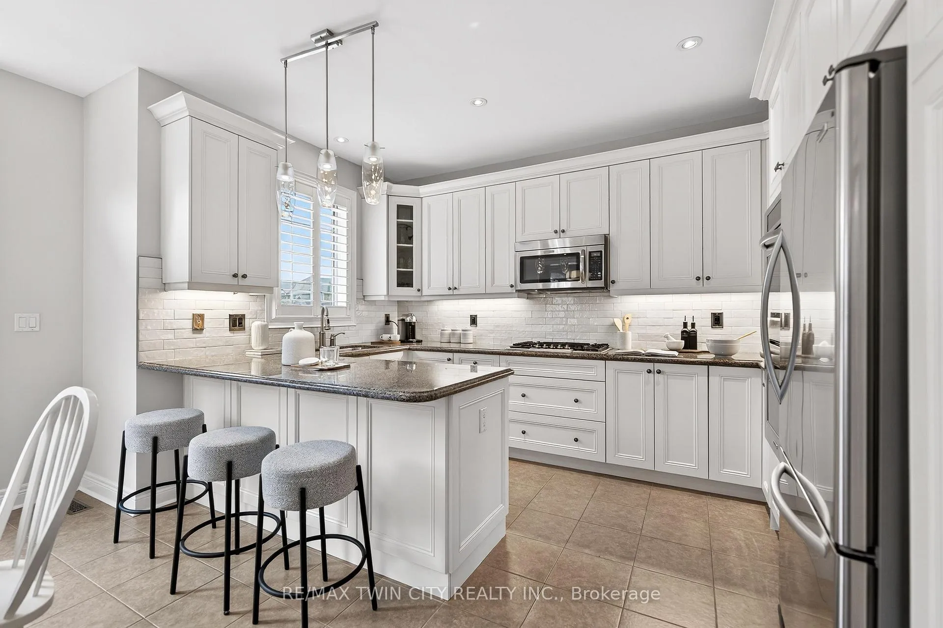 Photo 17 of 405 Rideau River Street, Waterloo — HOMEH