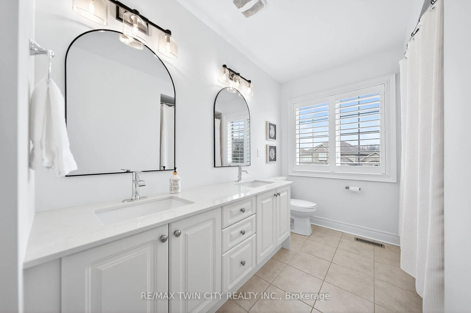 Photo 31 of 405 Rideau River Street, Waterloo — HOMEH