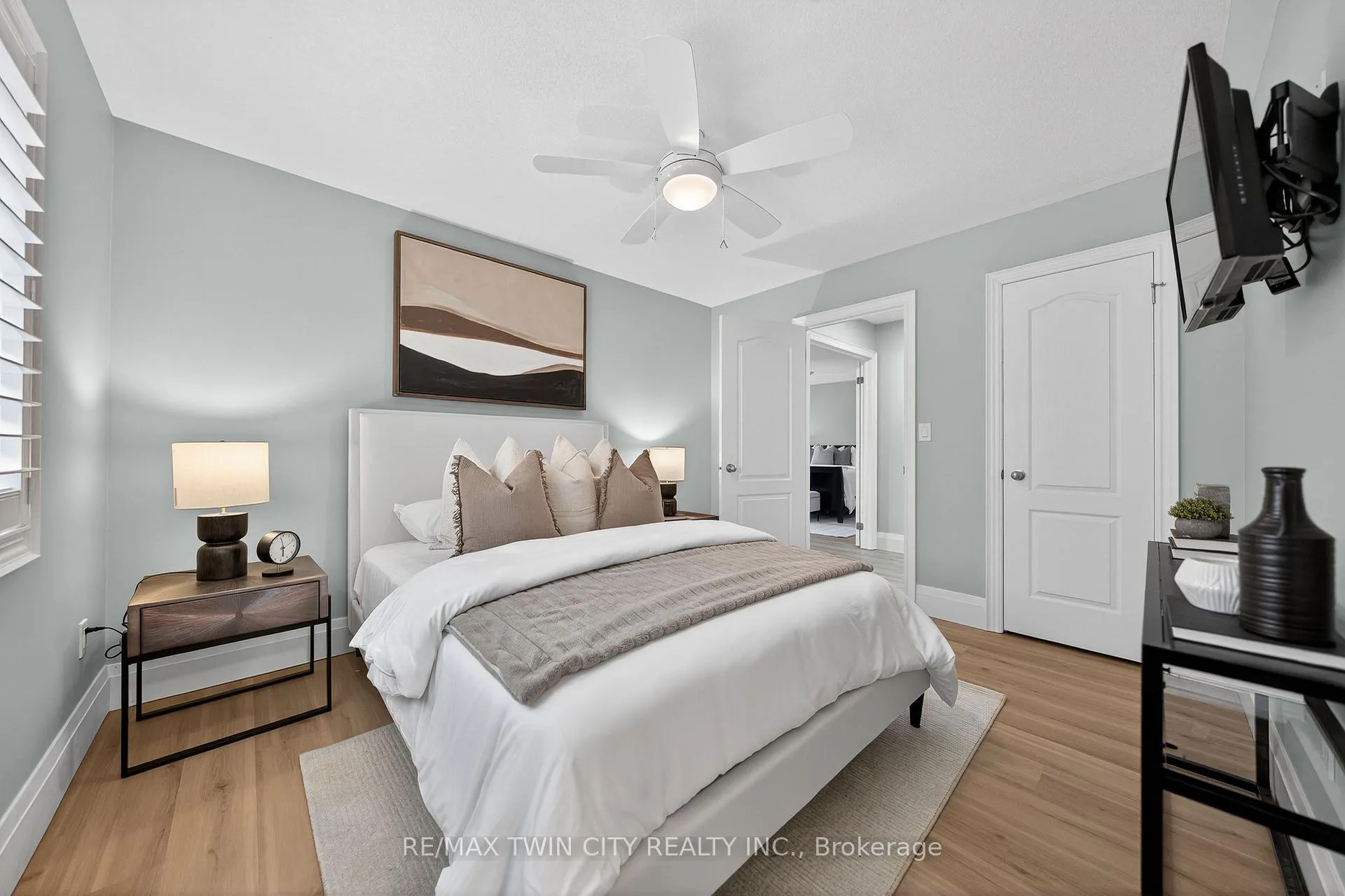 Photo 33 of 405 Rideau River Street, Waterloo — HOMEH
