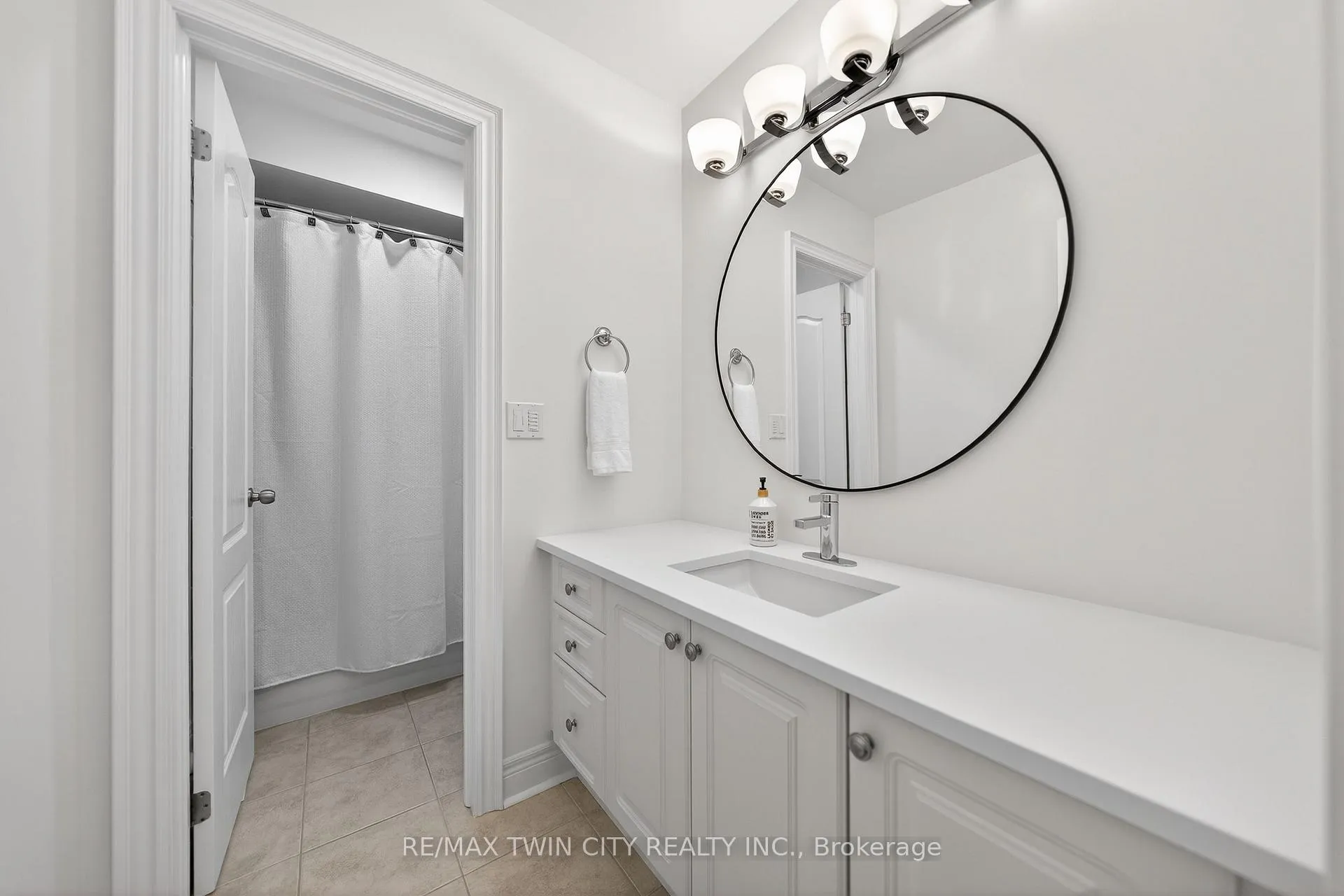 Photo 35 of 405 Rideau River Street, Waterloo — HOMEH