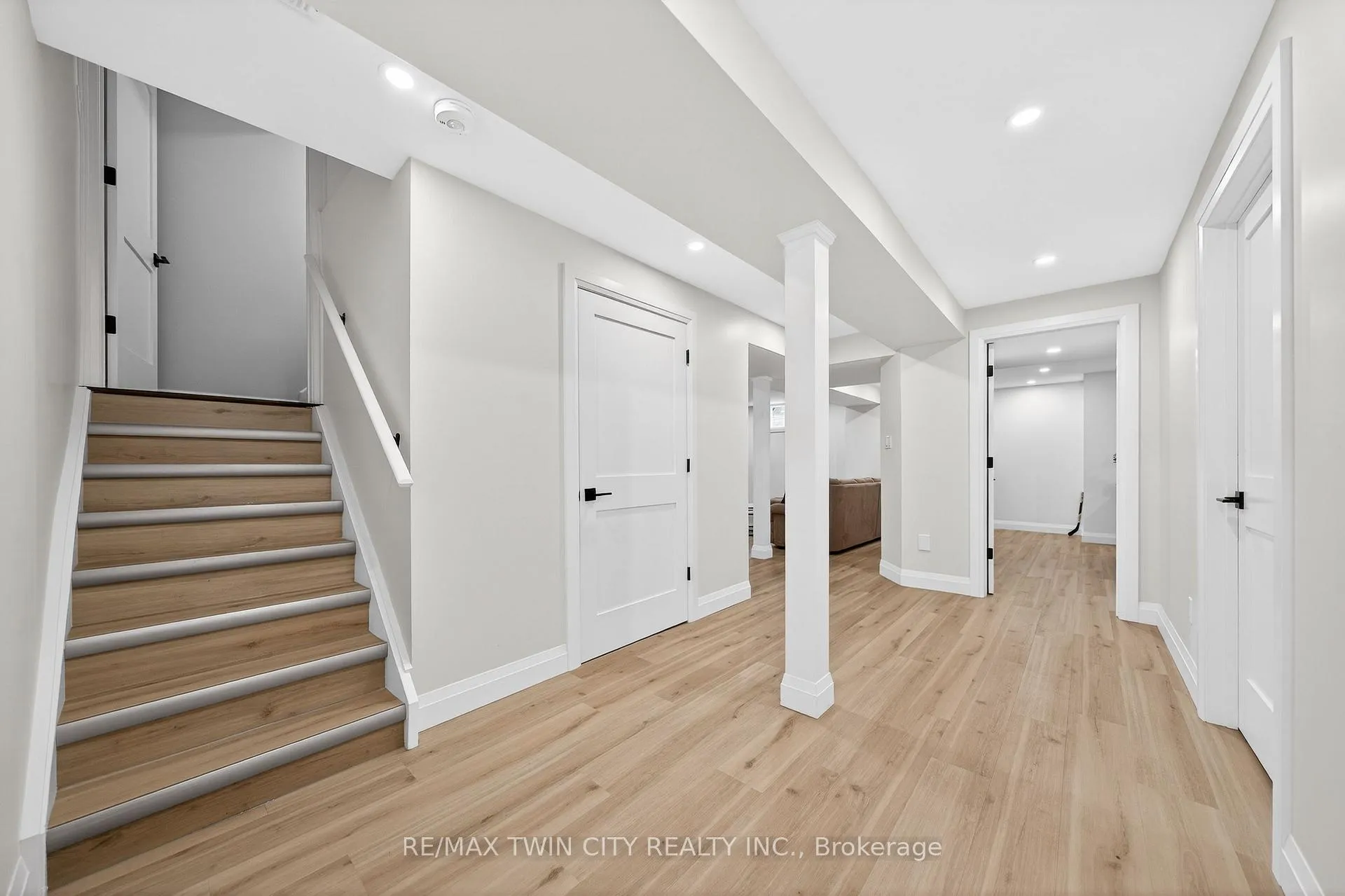 Photo 36 of 405 Rideau River Street, Waterloo — HOMEH