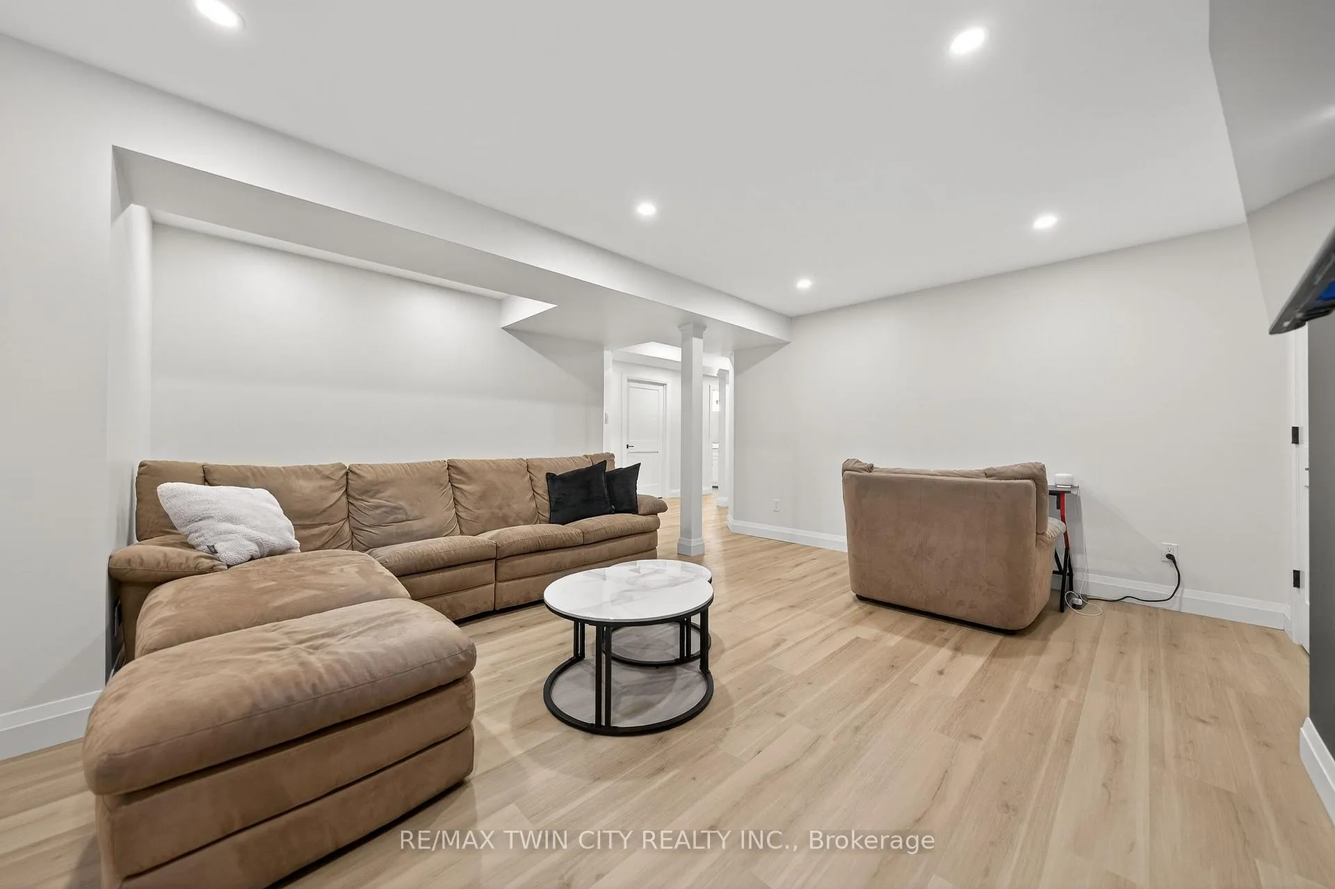 Photo 38 of 405 Rideau River Street, Waterloo — HOMEH