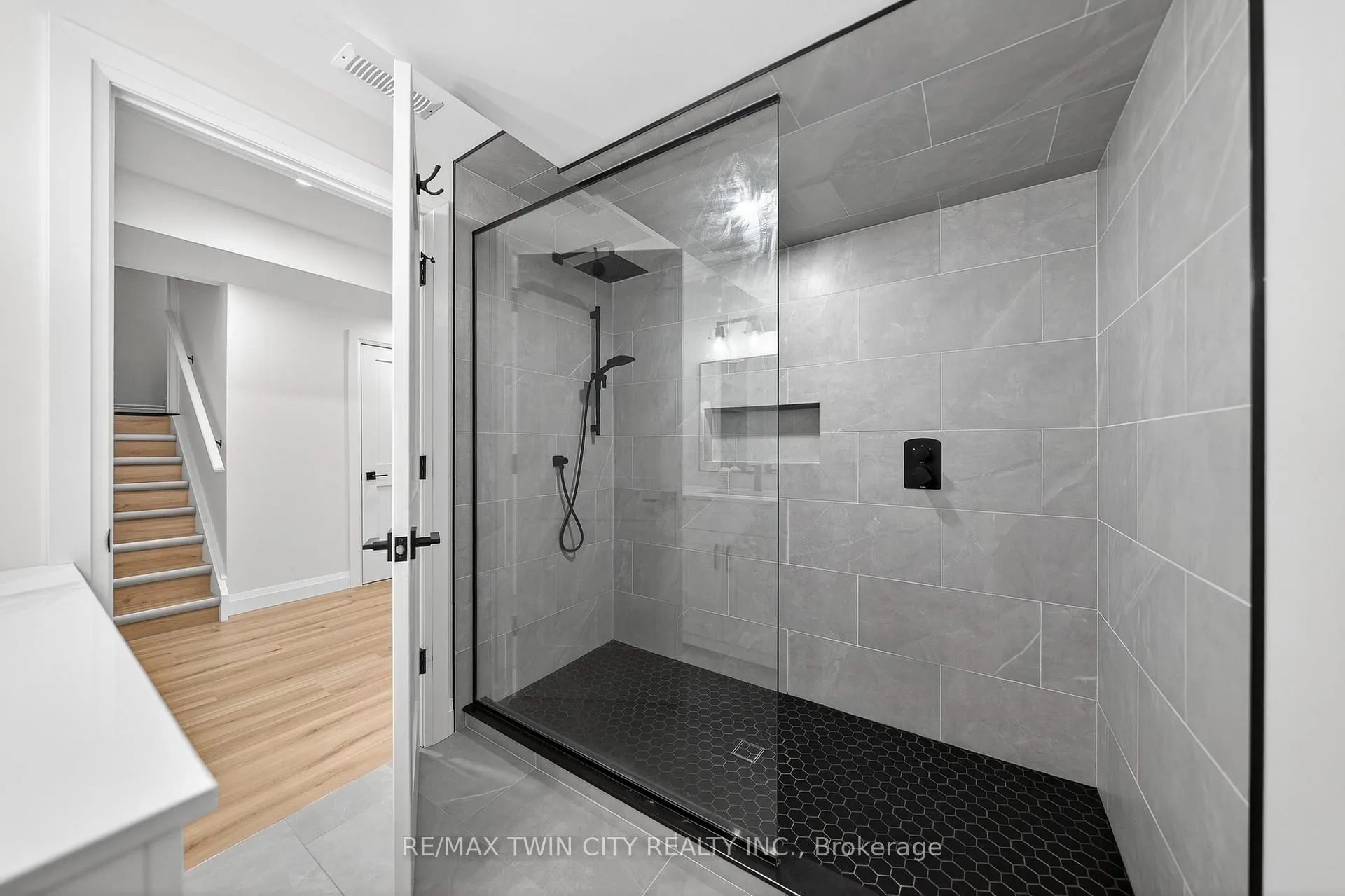 Photo 41 of 405 Rideau River Street, Waterloo — HOMEH