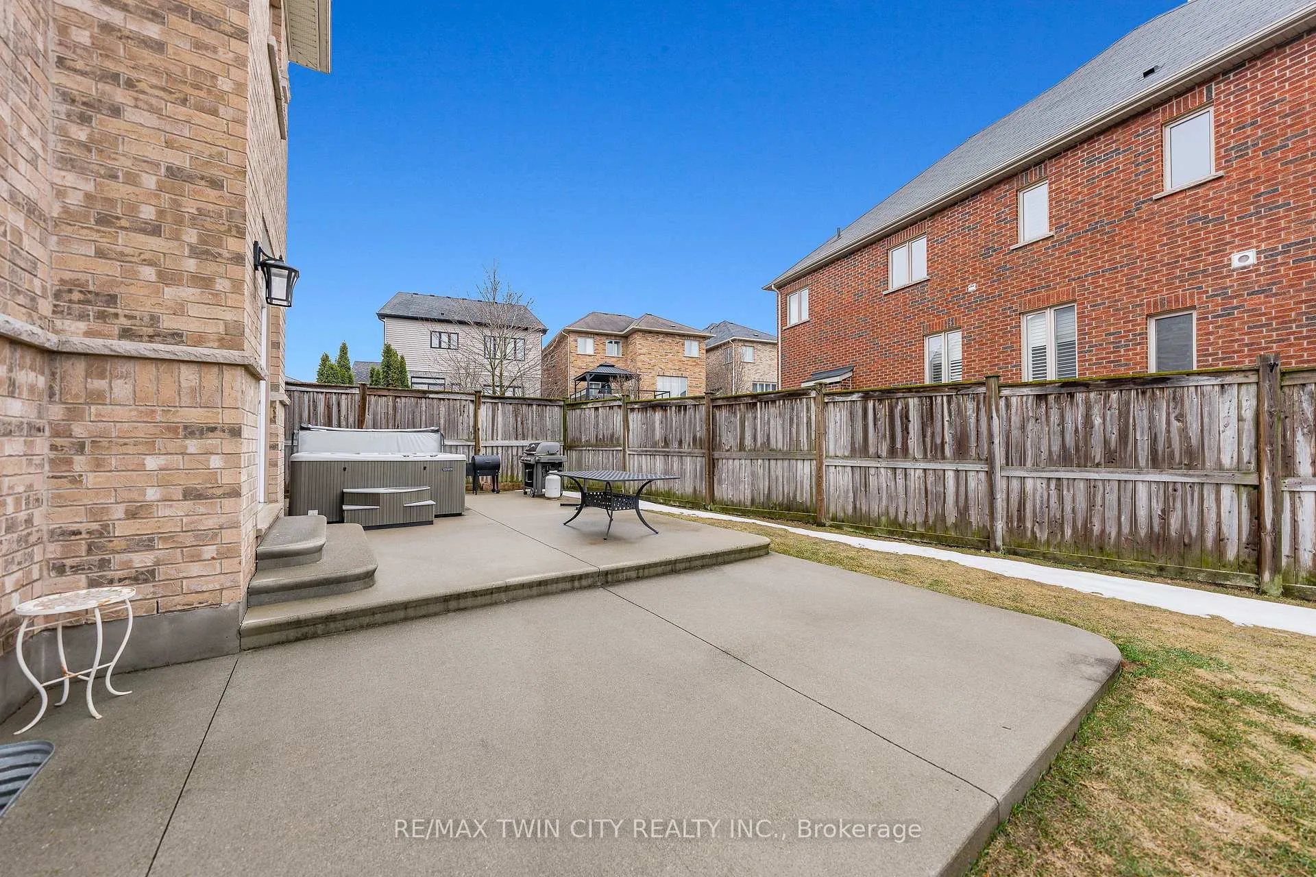 Photo 45 of 405 Rideau River Street, Waterloo — HOMEH