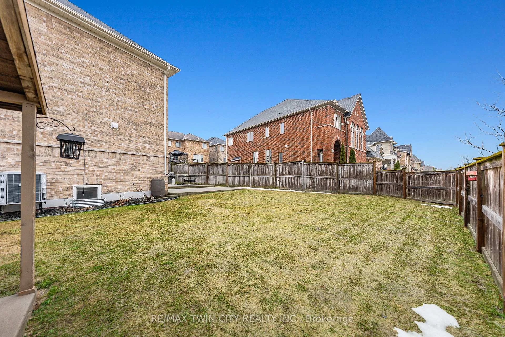 Photo 49 of 405 Rideau River Street, Waterloo — HOMEH