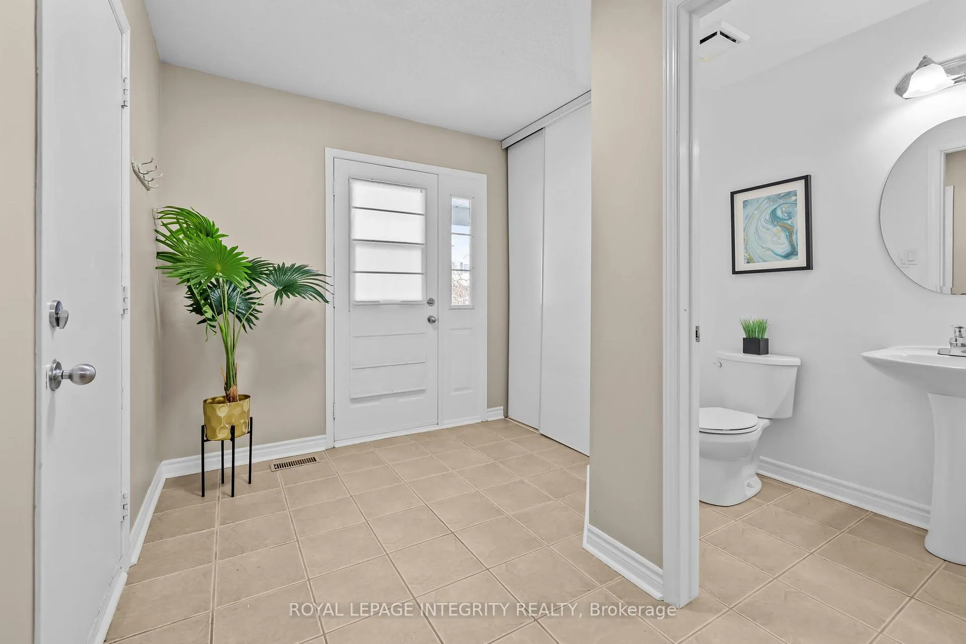 Photo 3 of 35 Randall James Drive, Ottawa, Stittsville (Central) — HOMEH