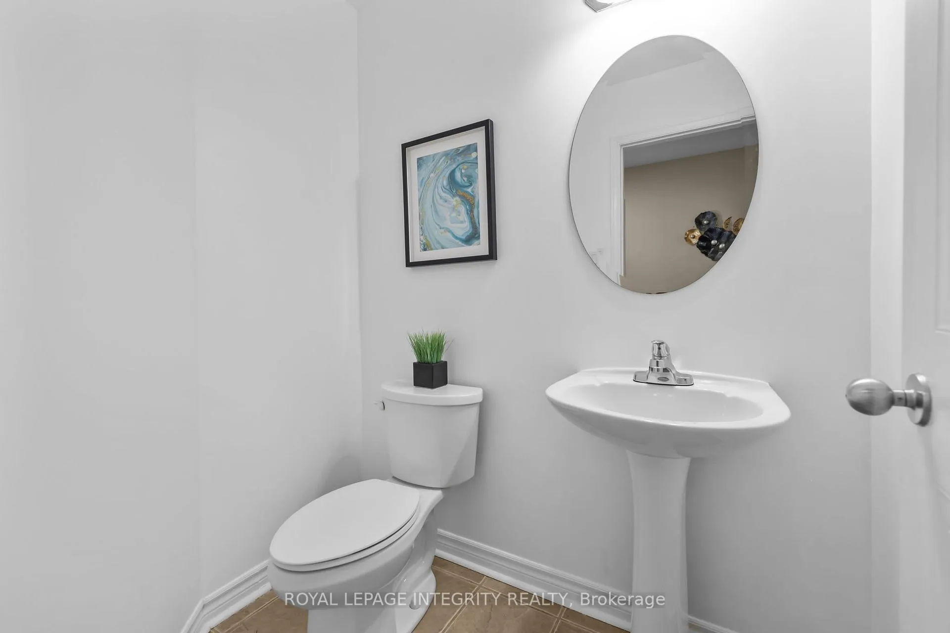 Photo 4 of 35 Randall James Drive, Ottawa, Stittsville (Central) — HOMEH