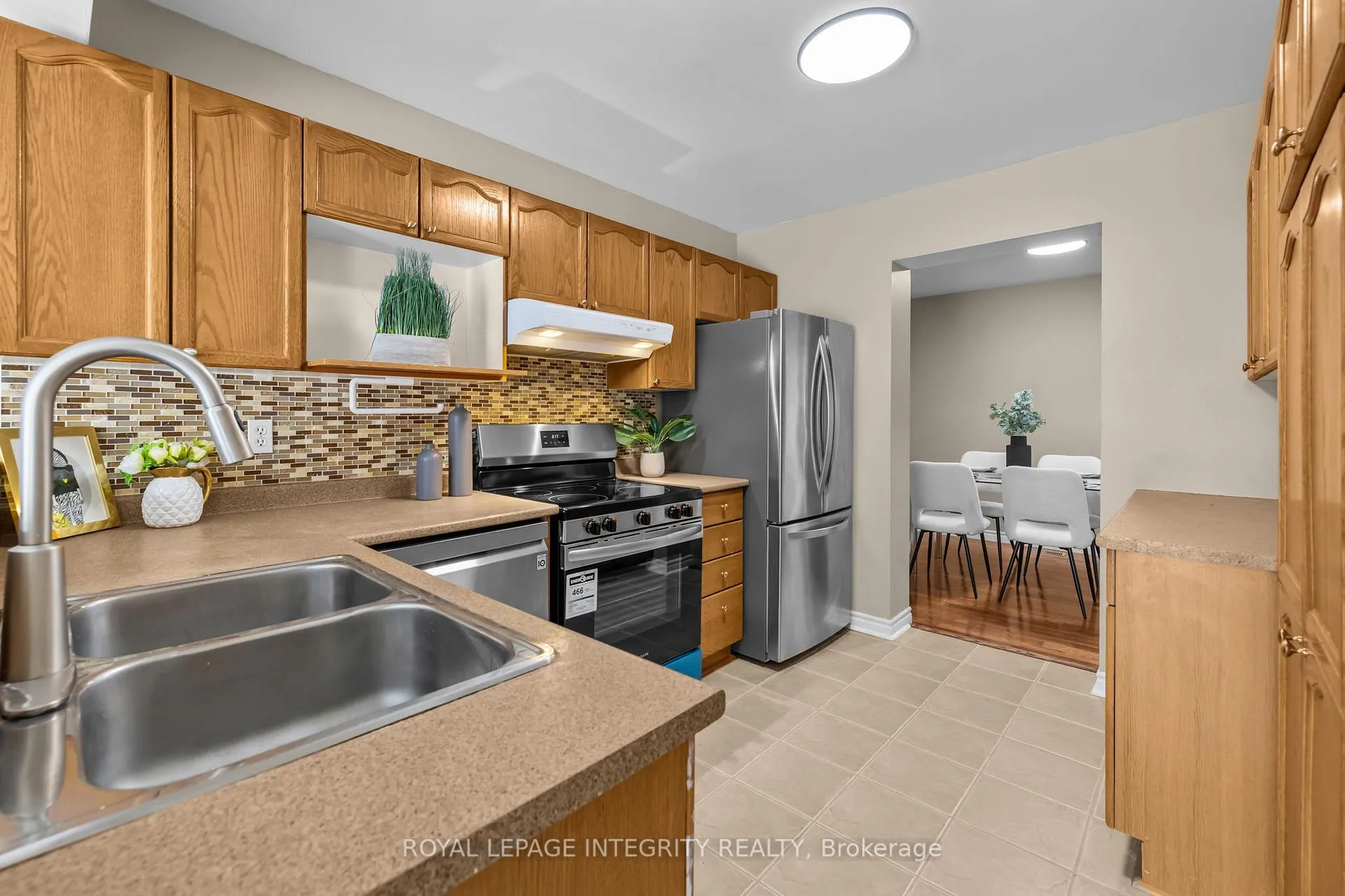 Photo 18 of 35 Randall James Drive, Ottawa, Stittsville (Central) — HOMEH