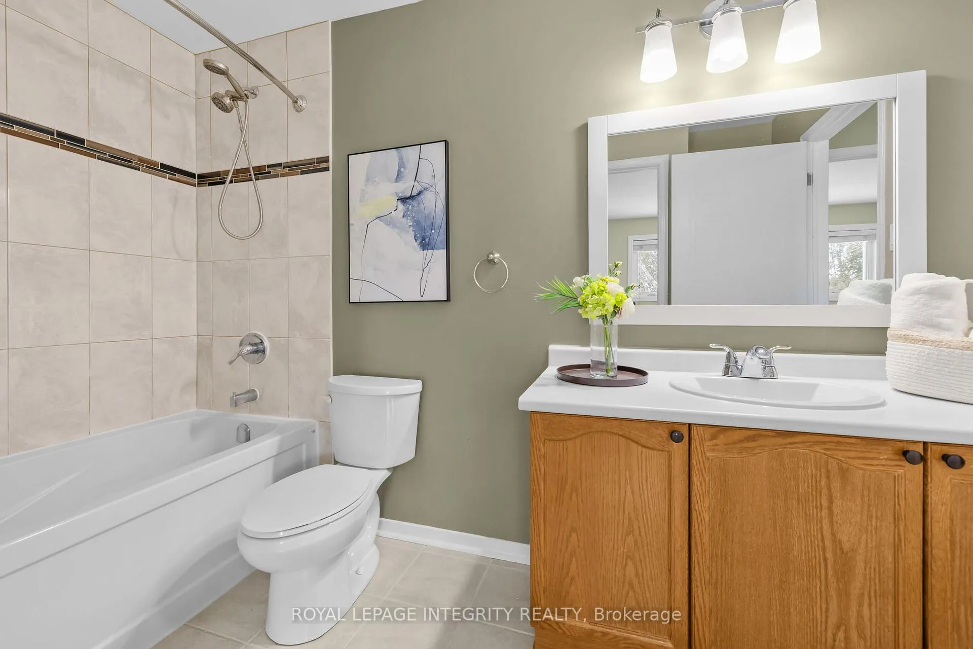 Photo 25 of 35 Randall James Drive, Ottawa, Stittsville (Central) — HOMEH