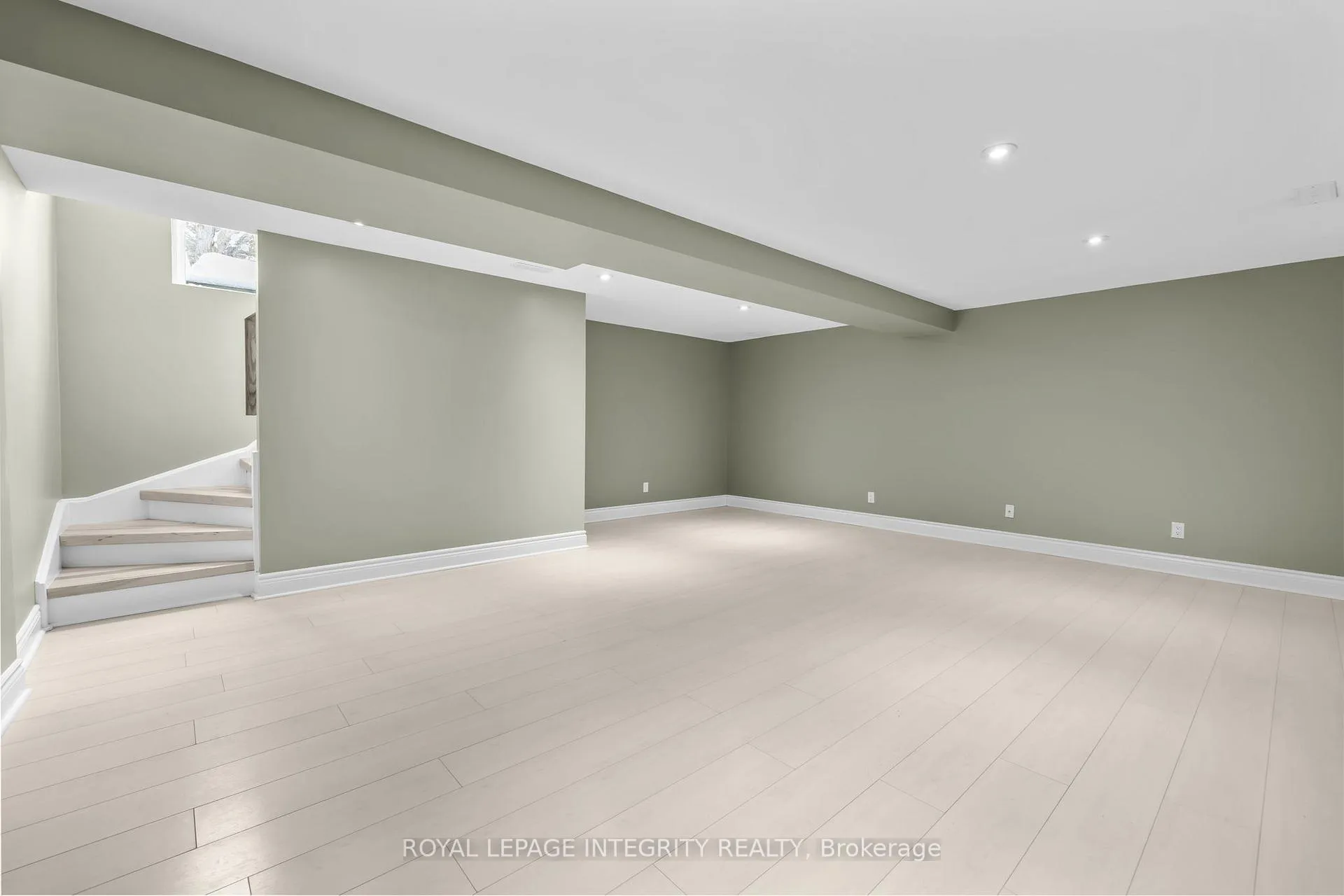 Photo 32 of 35 Randall James Drive, Ottawa, Stittsville (Central) — HOMEH