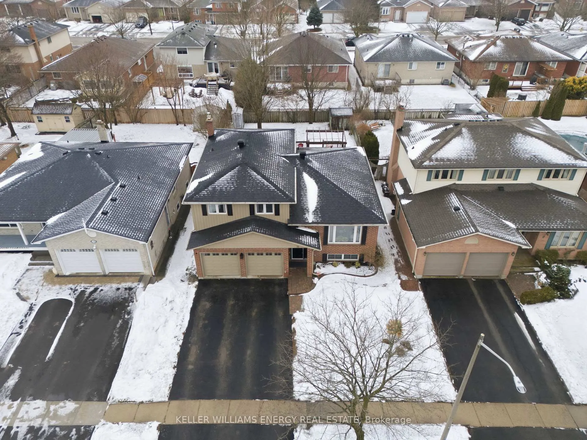 Photo 2 of 11 Ridgeview Drive, Scugog, Port Perry — HOMEH
