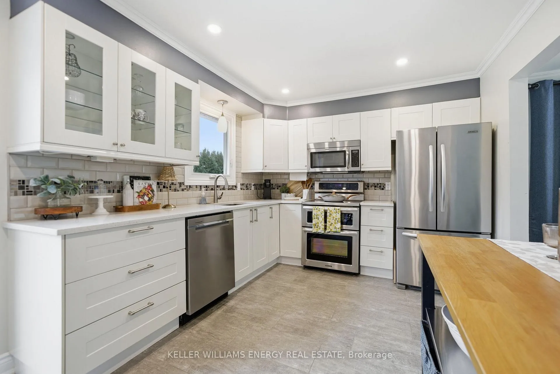 Photo 8 of 11 Ridgeview Drive, Scugog, Port Perry — HOMEH