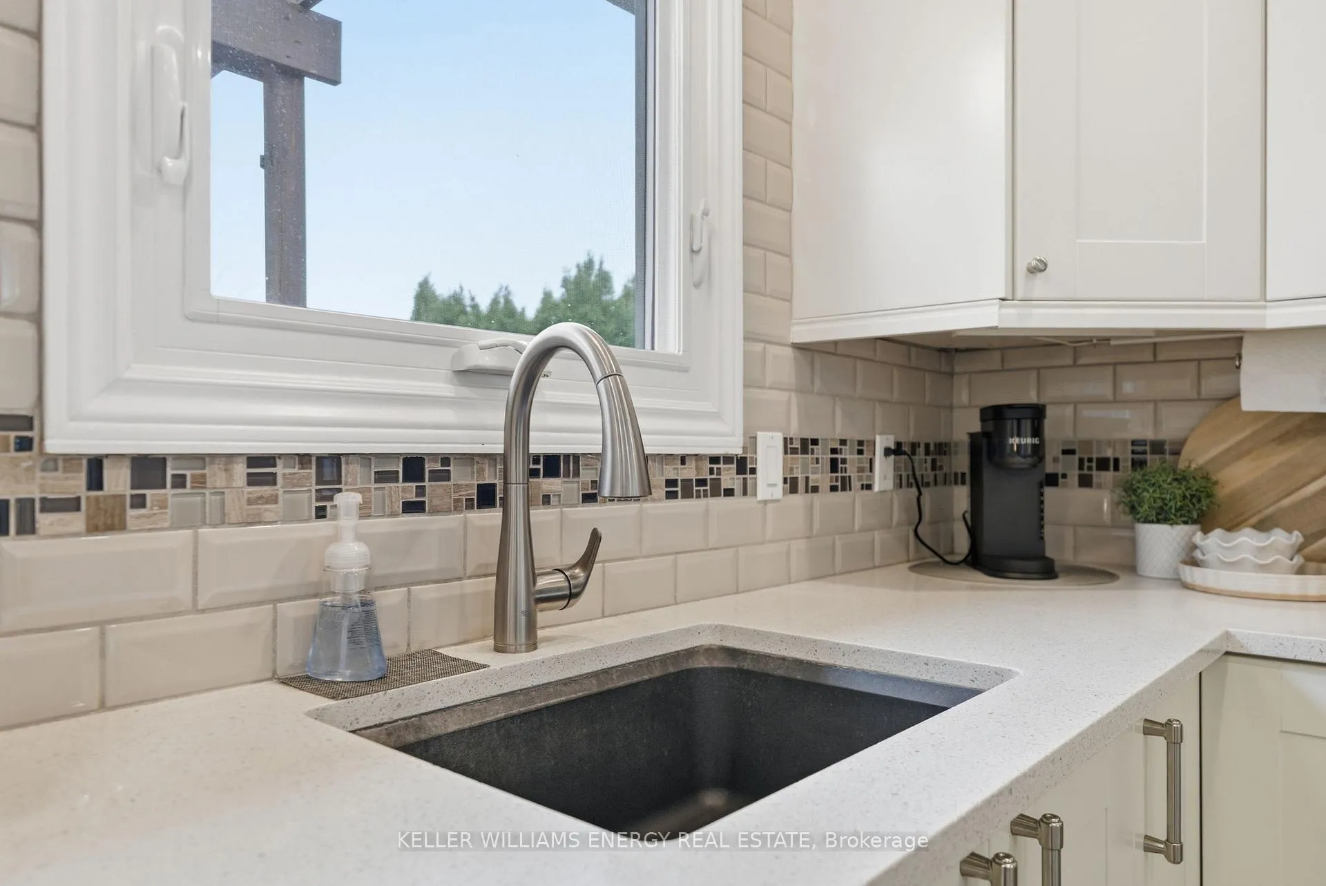 Photo 9 of 11 Ridgeview Drive, Scugog, Port Perry — HOMEH