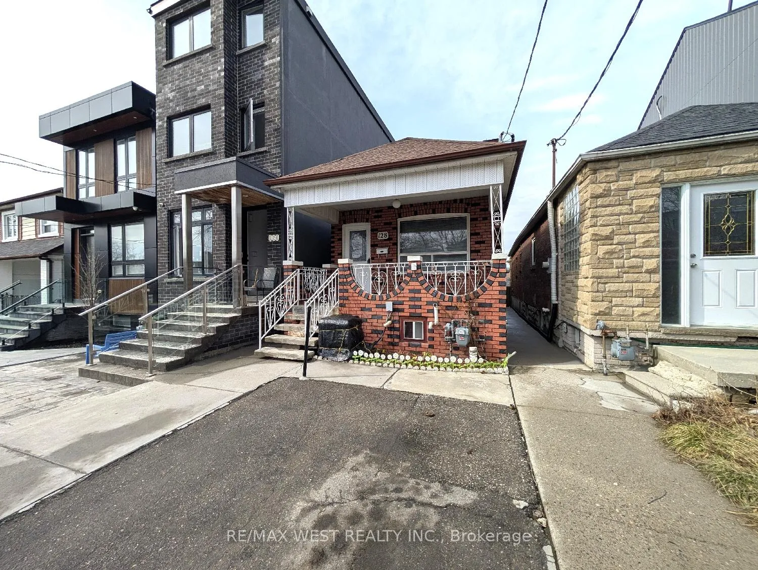 Photo 1 of Unit Main Floor, 128 Caledonia Road, Toronto, Corso Italia-Davenport — HOMEH