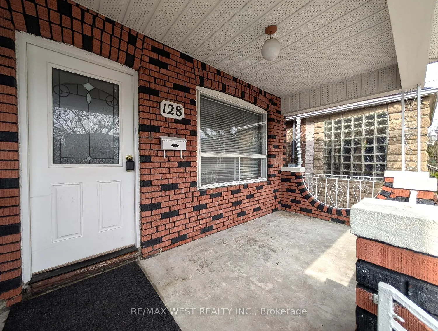 Photo 5 of Unit Main Floor, 128 Caledonia Road, Toronto, Corso Italia-Davenport — HOMEH