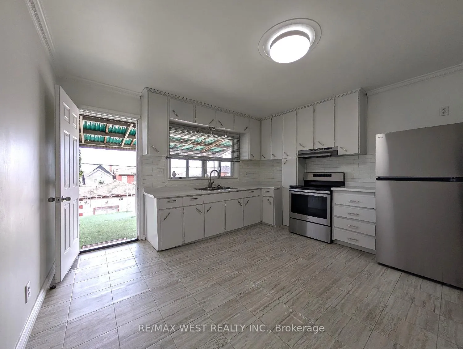 Photo 13 of Unit Main Floor, 128 Caledonia Road, Toronto, Corso Italia-Davenport — HOMEH