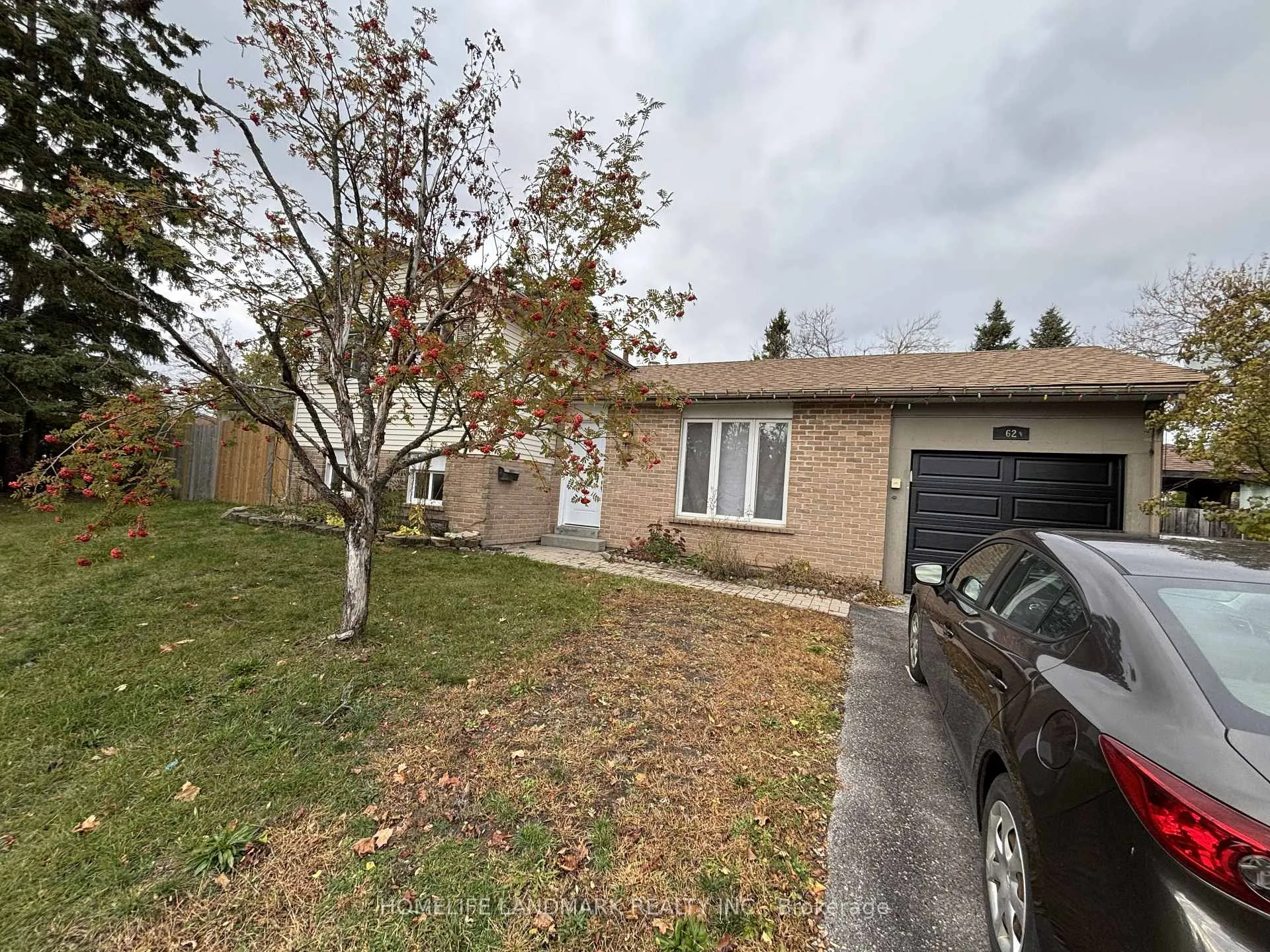 Photo 1 of 62 Austen Lane N, Barrie, Letitia Heights — HOMEH