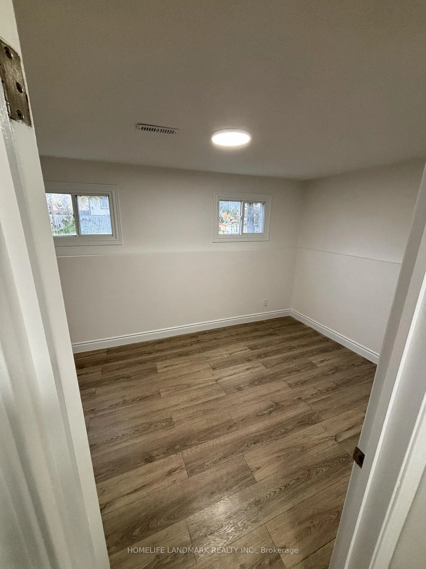 Photo 2 of 62 Austen Lane N, Barrie, Letitia Heights — HOMEH
