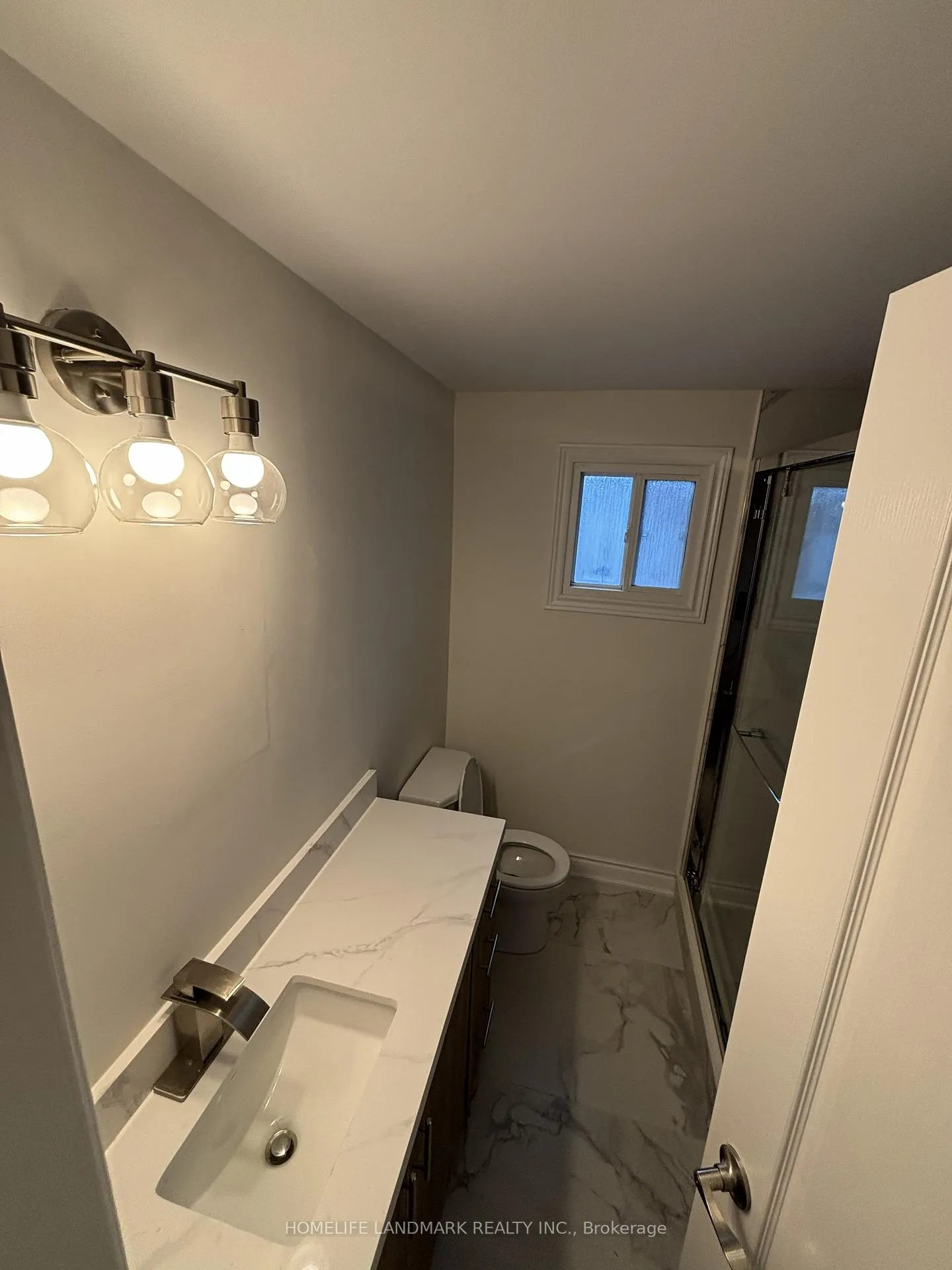 Photo 9 of 62 Austen Lane N, Barrie, Letitia Heights — HOMEH