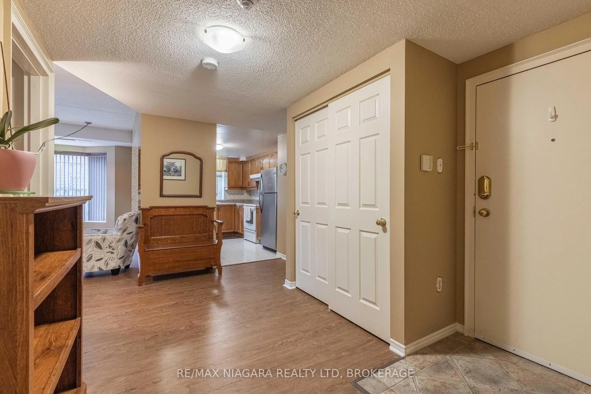 Photo 3 of Unit 102, 6704 Thorold Stone Road, Niagara Falls, Morrison — HOMEH