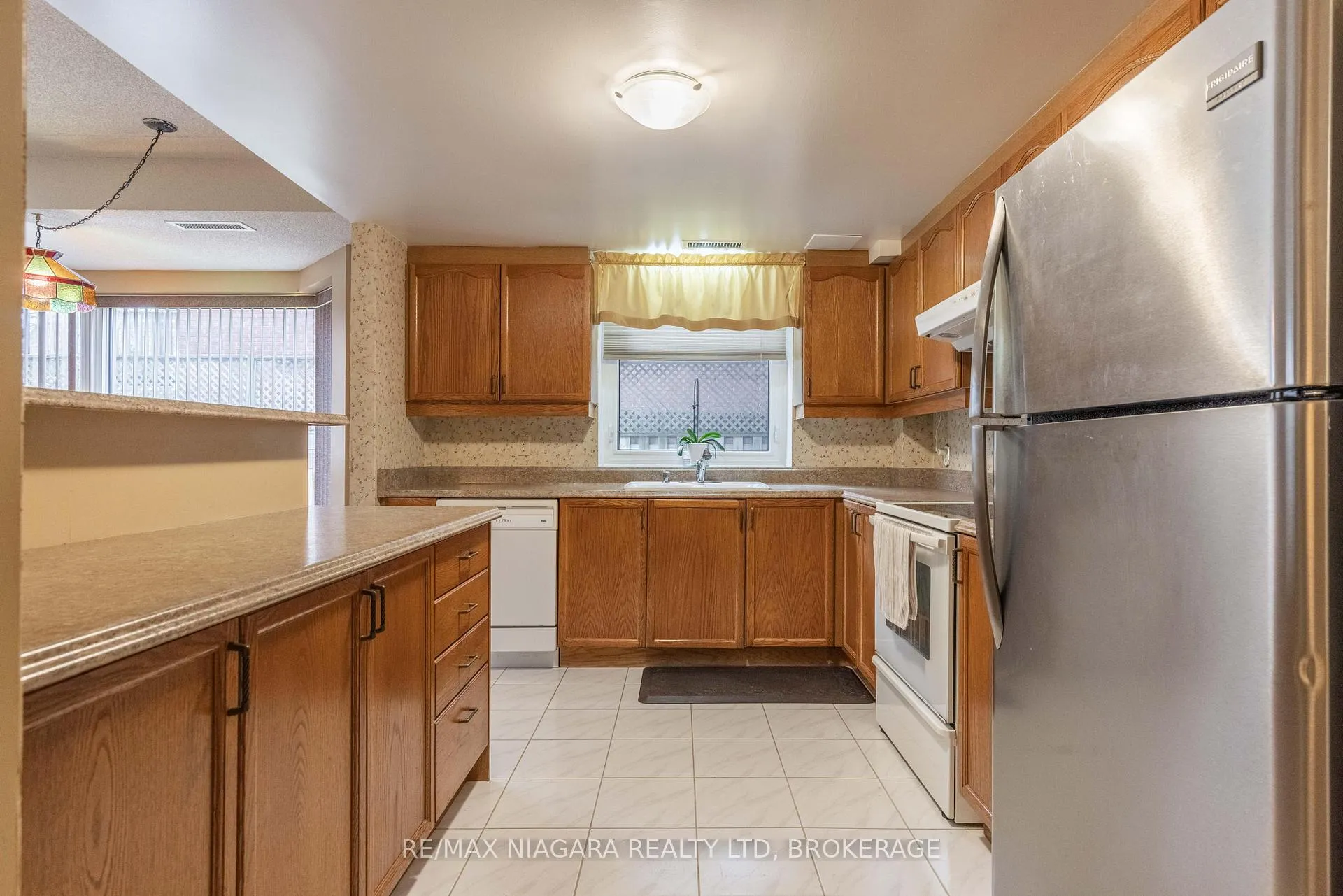 Photo 5 of Unit 102, 6704 Thorold Stone Road, Niagara Falls, Morrison — HOMEH